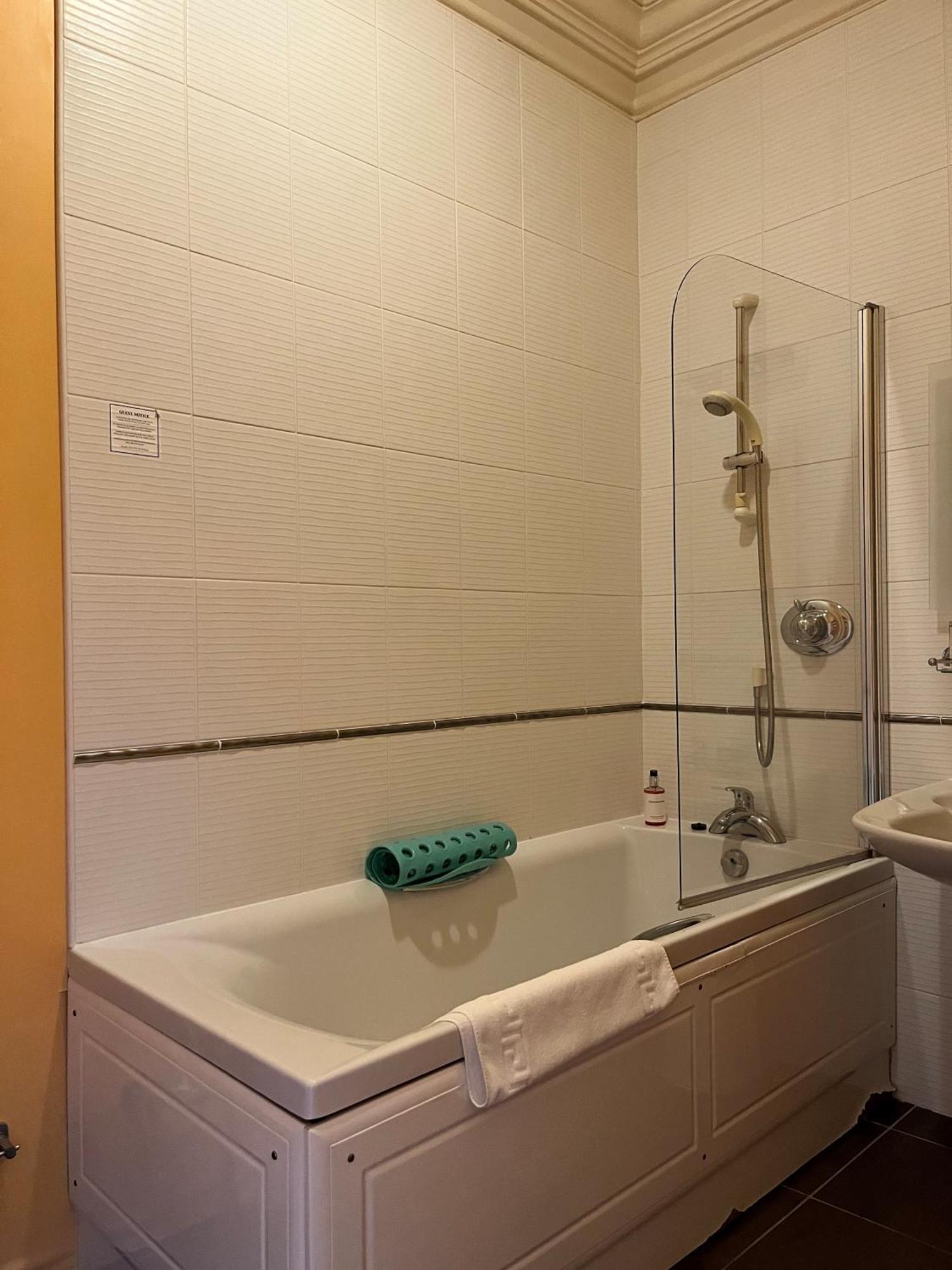 Ramnee Hotel Forres Phòng bức ảnh