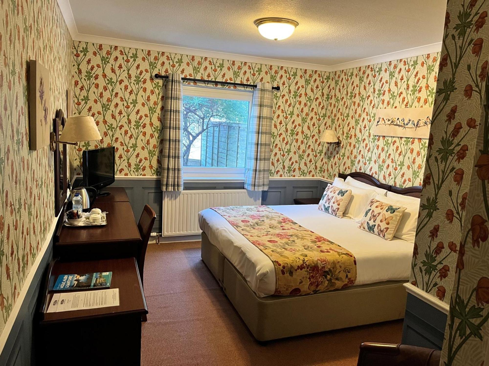 Ramnee Hotel Forres Ngoại thất bức ảnh